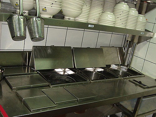 不銹鋼廚具首選英華廚房設(shè)備